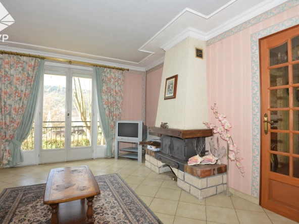 Pavillon lumineux avec 3 chambres à Lillebonne – proche commodités 