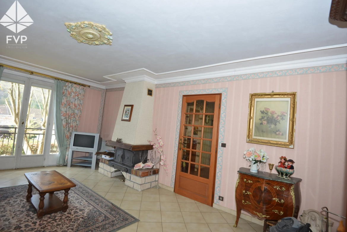 Pavillon lumineux avec 3 chambres à Lillebonne – proche commodités 