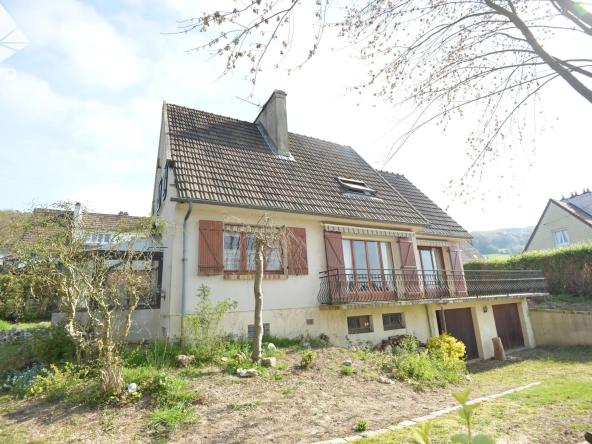 Pavillon lumineux avec 3 chambres à Lillebonne – proche commodités 