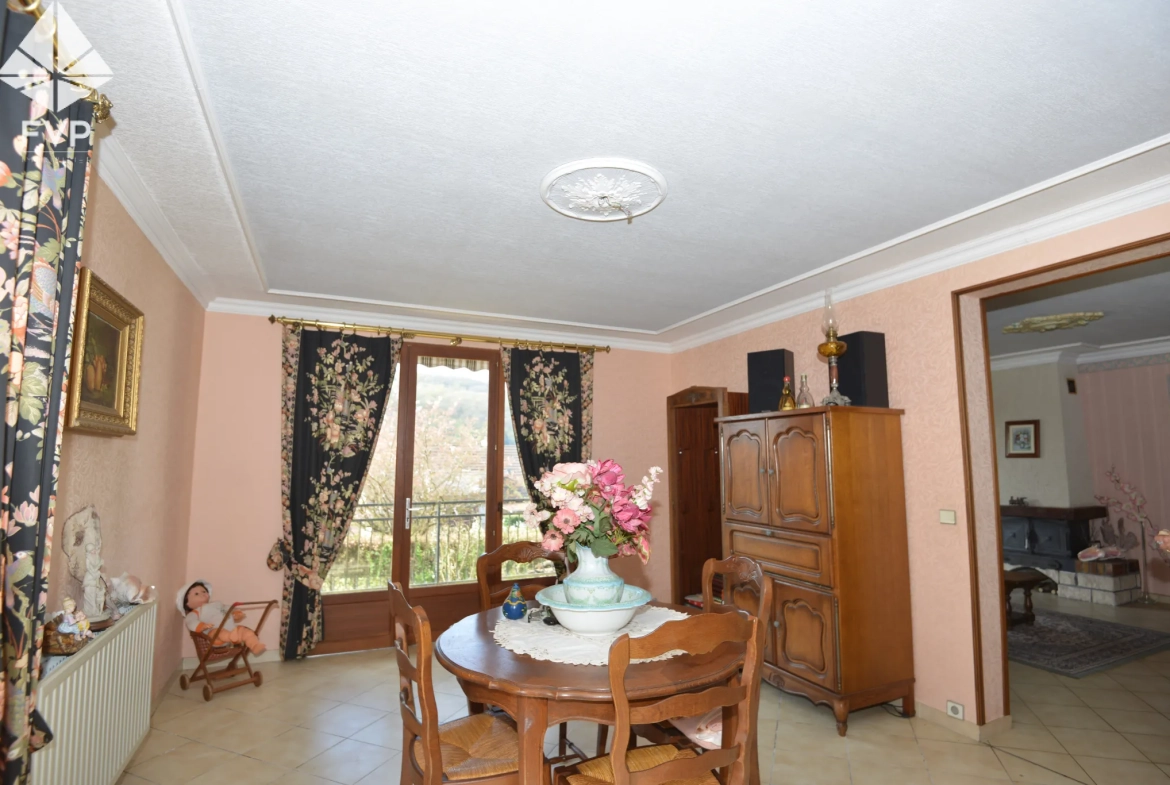 Pavillon lumineux avec 3 chambres à Lillebonne – proche commodités 