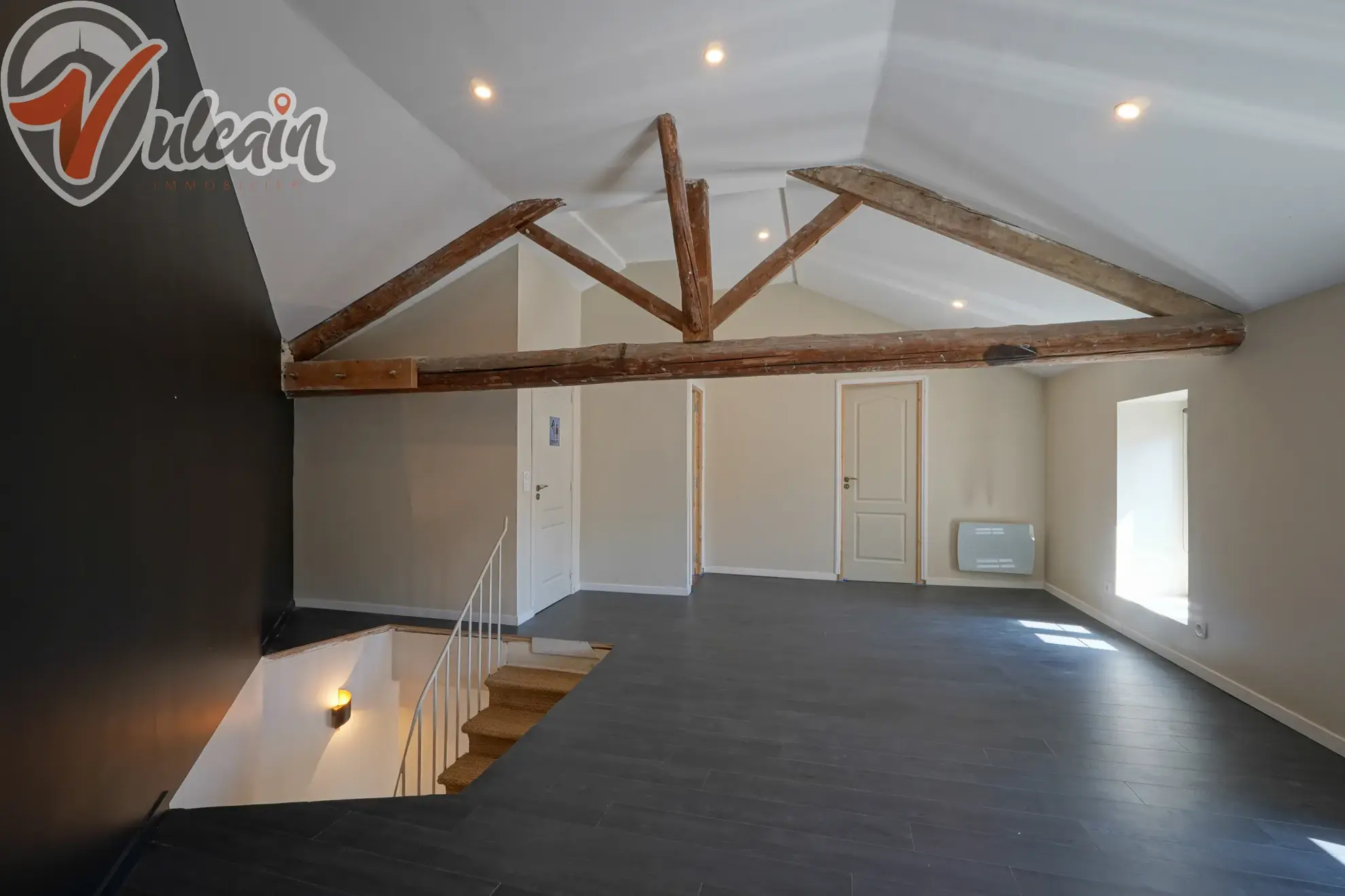 Grande maison de bourg lumineuse à Ludesse, 170 m² avec terrasse et garage 