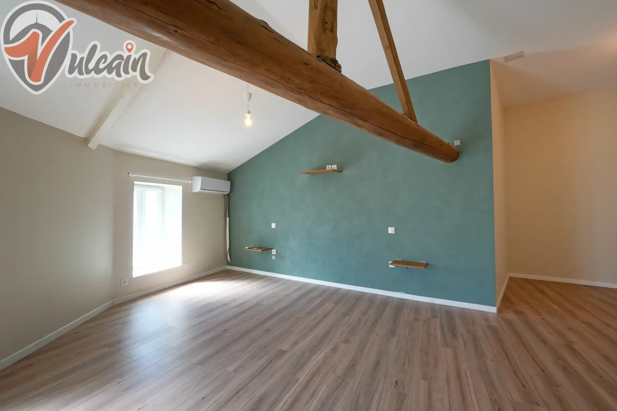 Grande maison de bourg lumineuse à Ludesse, 170 m² avec terrasse et garage 