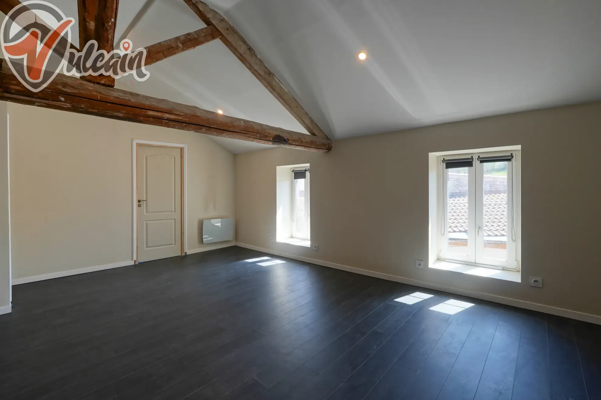 Grande maison de bourg lumineuse à Ludesse, 170 m² avec terrasse et garage 