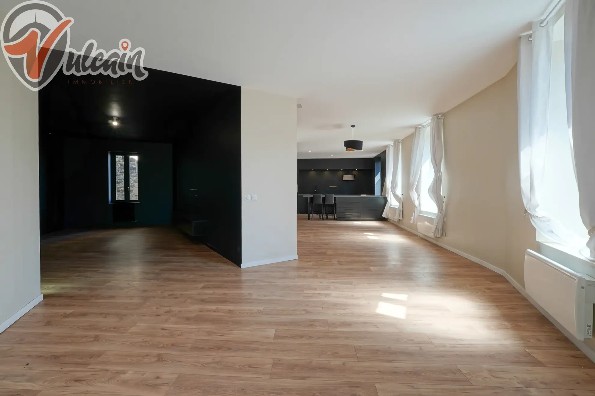 Grande maison de bourg lumineuse à Ludesse, 170 m² avec terrasse et garage 