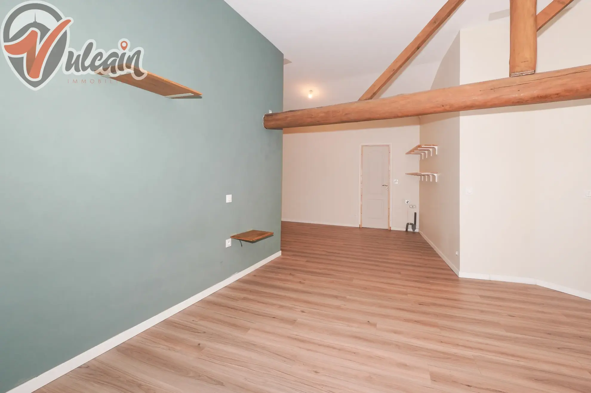 Grande maison de bourg lumineuse à Ludesse, 170 m² avec terrasse et garage 