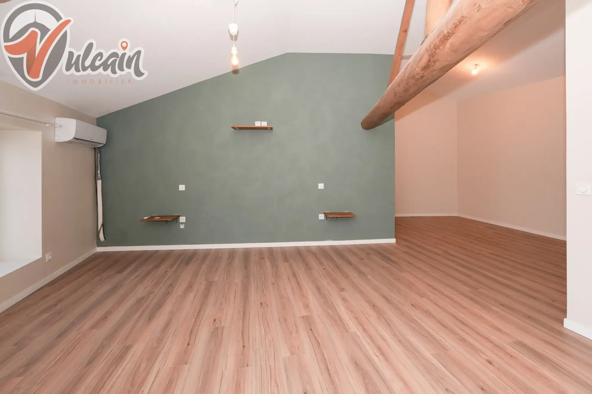 Grande maison de bourg lumineuse à Ludesse, 170 m² avec terrasse et garage 