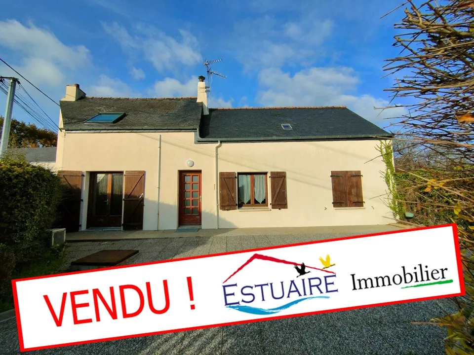 Maison à vendre à La Chapelle Launay avec grand terrain et potentiel d'aménagement 