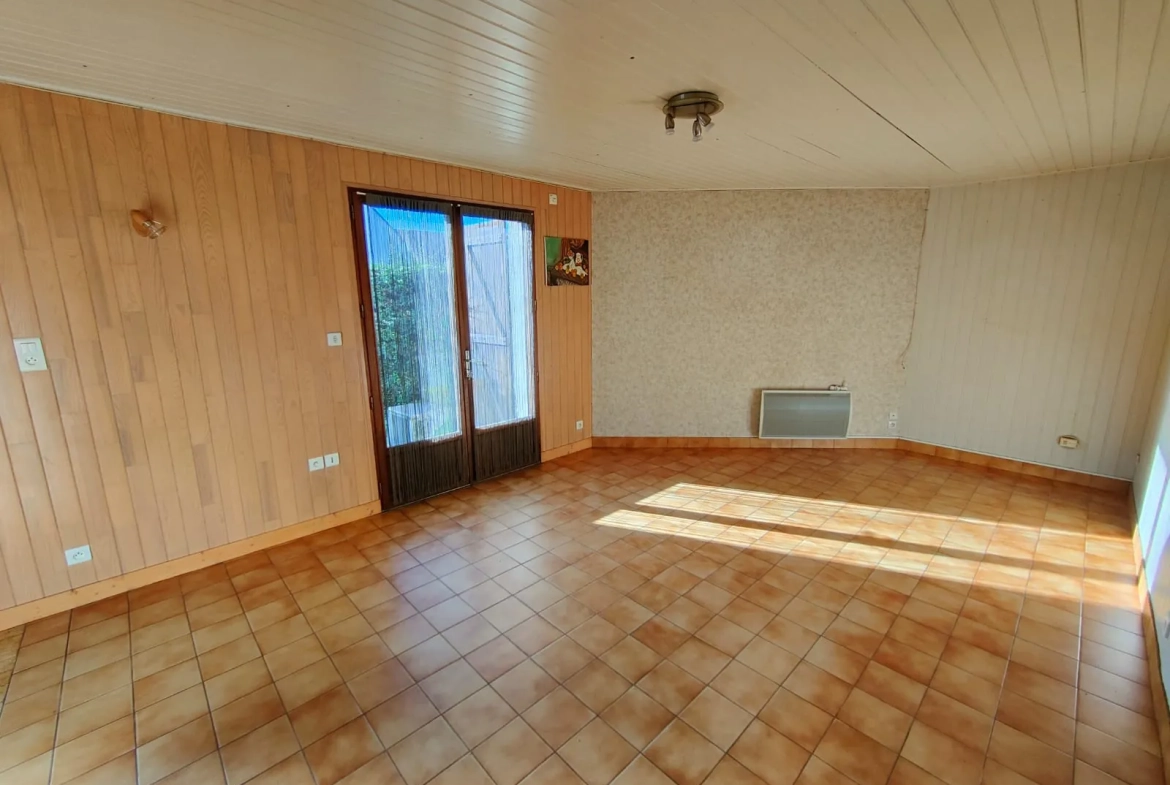 Maison à vendre à La Chapelle Launay avec grand terrain et potentiel d'aménagement 