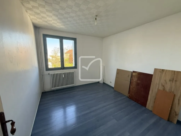 Appartement de 90 m² à Poitiers, proche gare et centre-ville avec 3 chambres à vendre 