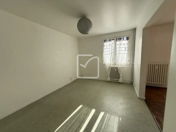 Appartement de 90 m² à Poitiers, proche gare et centre-ville avec 3 chambres à vendre 