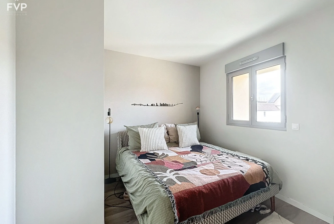 Maison moderne avec jardin à Marolles-en-Hurepoix – 2 chambres, parking privé 