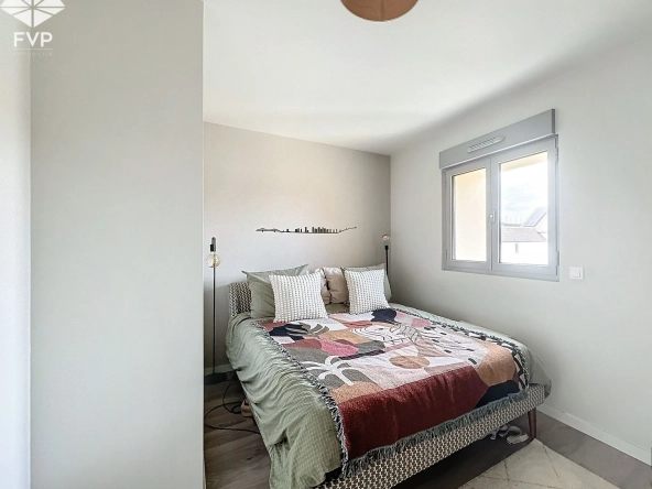 Maison moderne avec jardin à Marolles-en-Hurepoix – 2 chambres, parking privé 