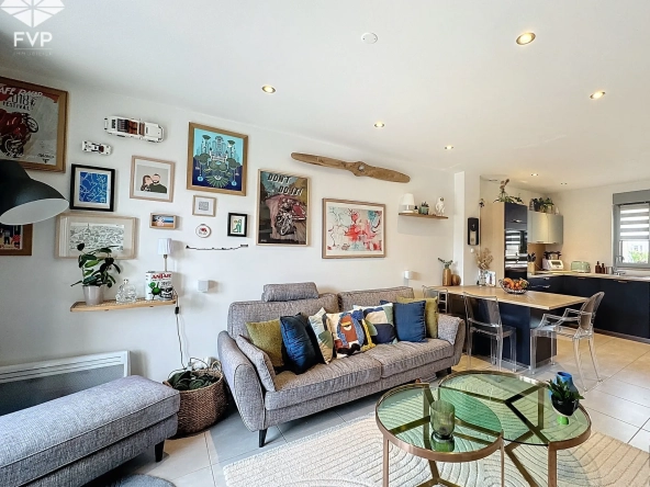 Maison moderne avec jardin à Marolles-en-Hurepoix – 2 chambres, parking privé 
