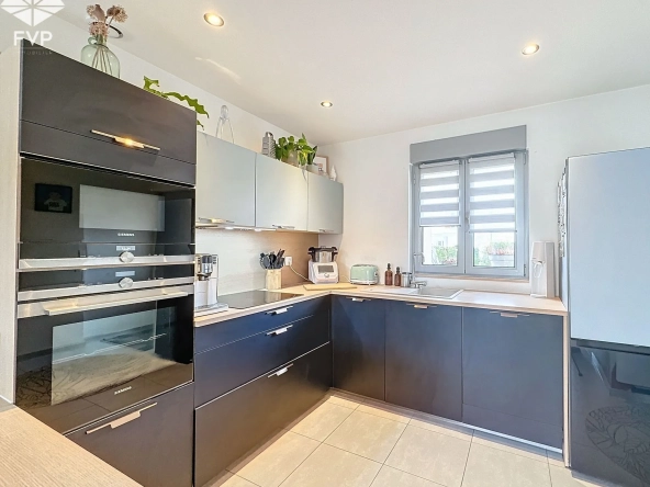 Maison moderne avec jardin à Marolles-en-Hurepoix – 2 chambres, parking privé 