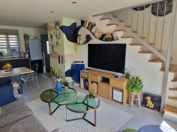 Maison moderne avec jardin à Marolles-en-Hurepoix – 2 chambres, parking privé 