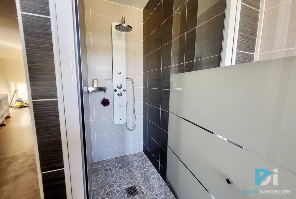 Maison de ville à Magalas avec cave et 2 chambres, parfait investissement immobilier 