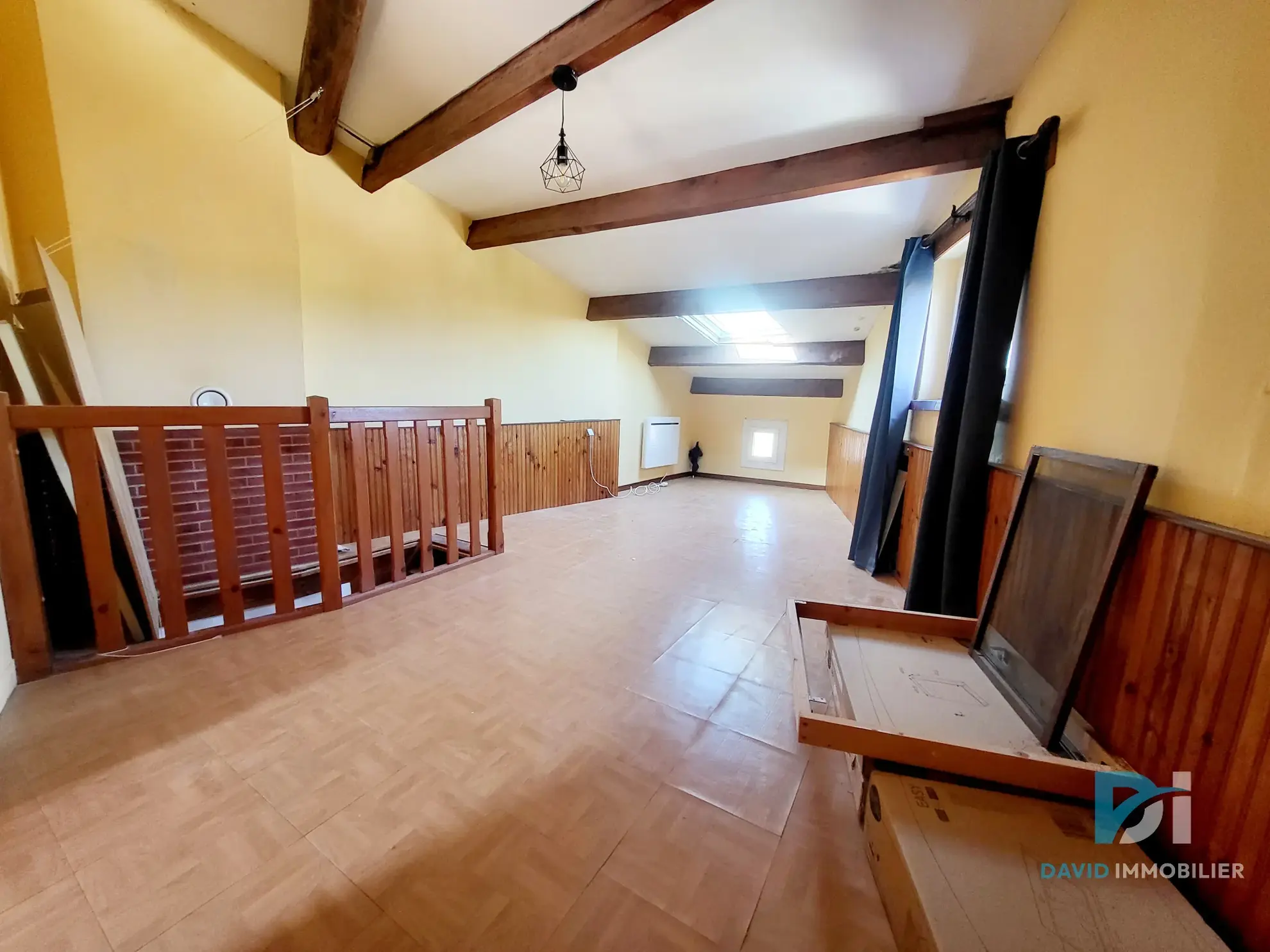 Maison de ville à Magalas avec cave et 2 chambres, parfait investissement immobilier 