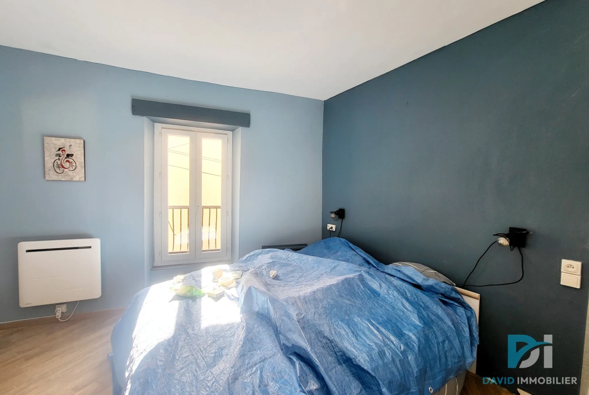 Maison de ville à Magalas avec cave et 2 chambres, parfait investissement immobilier 
