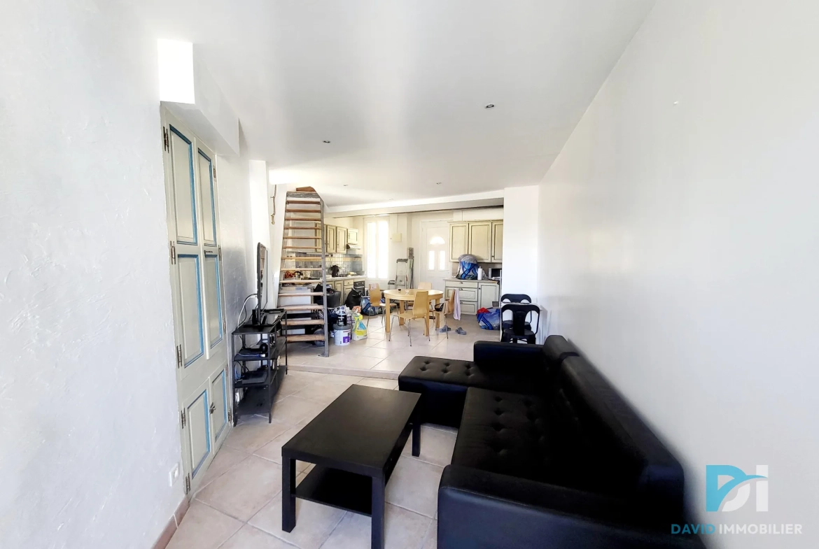 Maison de ville à Magalas avec cave et 2 chambres, parfait investissement immobilier 