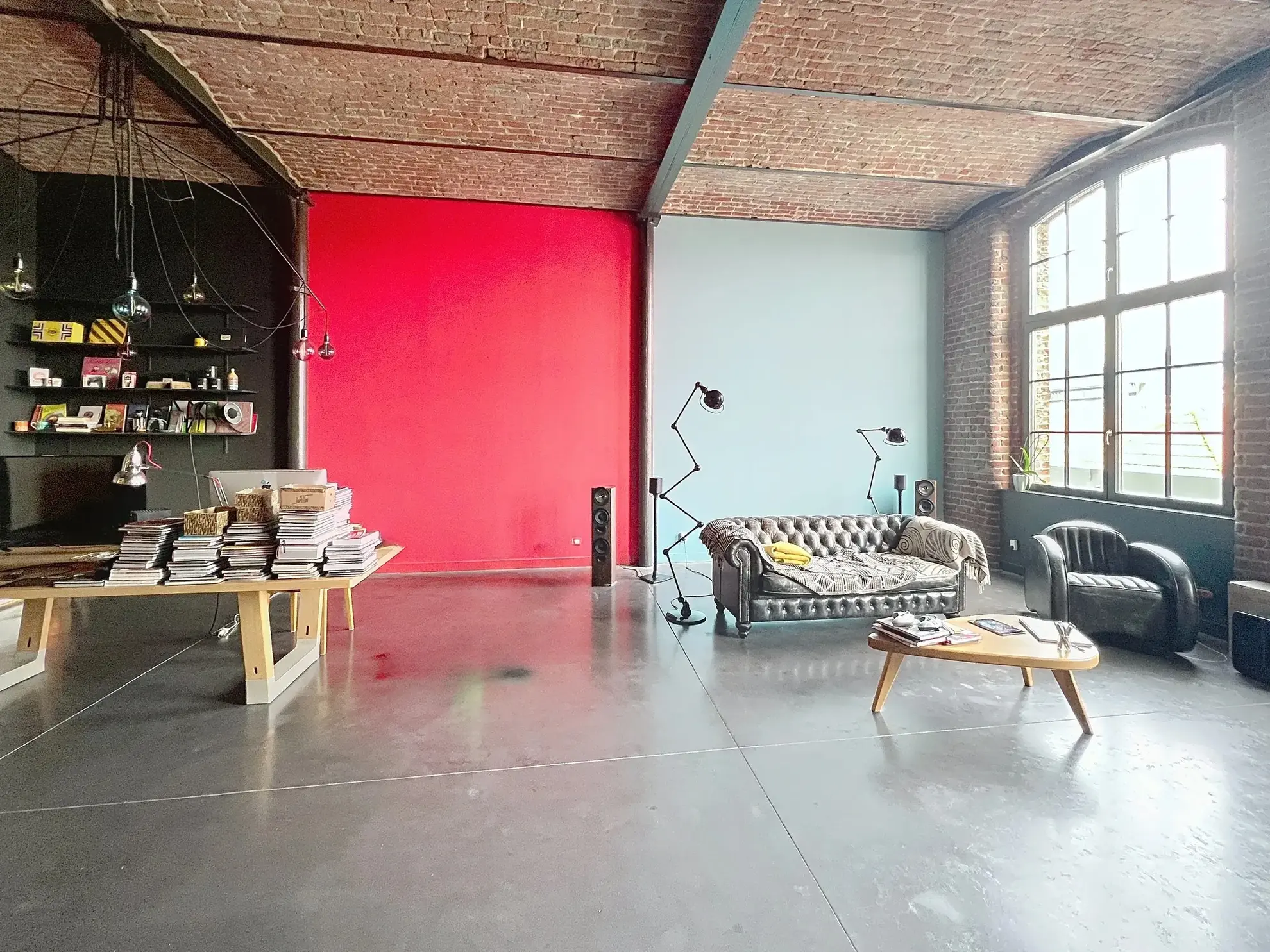 A vendre Loft spacieux de 150 m² à Tourcoing avec parking, cave et style industriel 