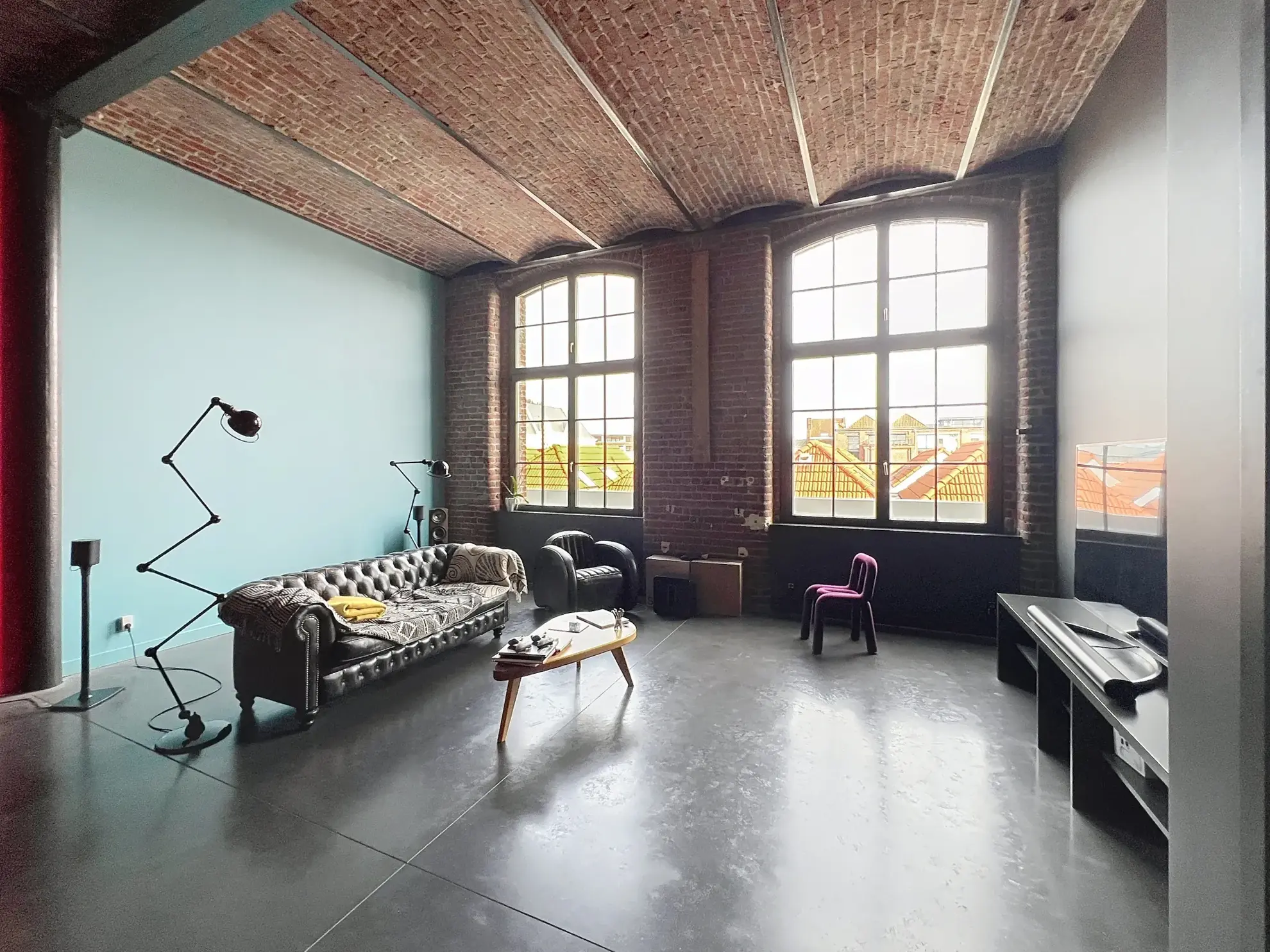 A vendre Loft spacieux de 150 m² à Tourcoing avec parking, cave et style industriel 