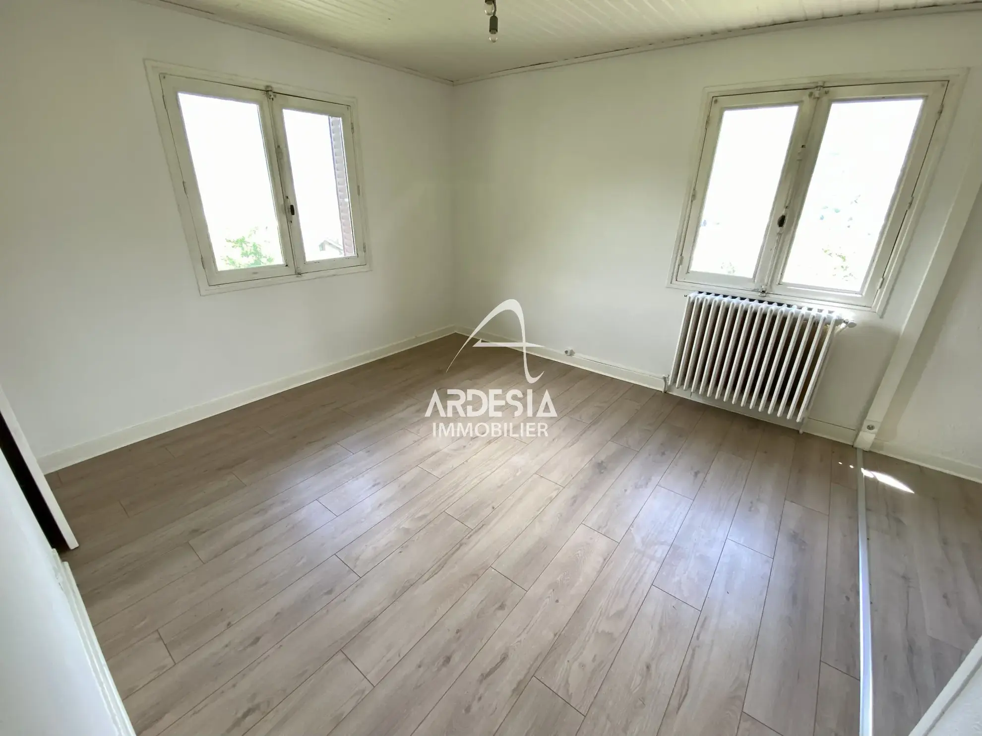 Appartement T3 avec Jardin et Garage à Saint-Julien-Mont-Denis 