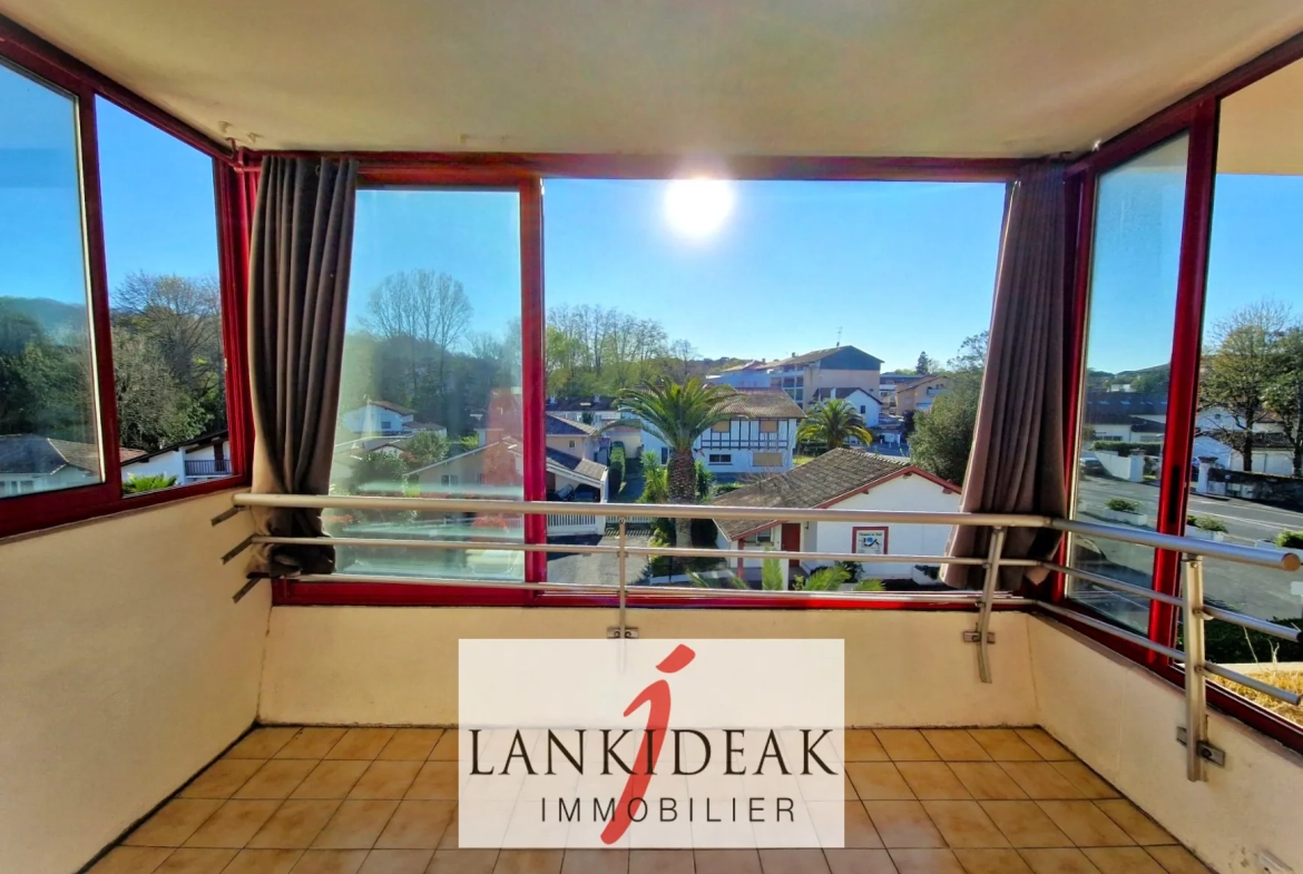 Appartement T2 de 49 m² avec terrasse et parking à Anglet 