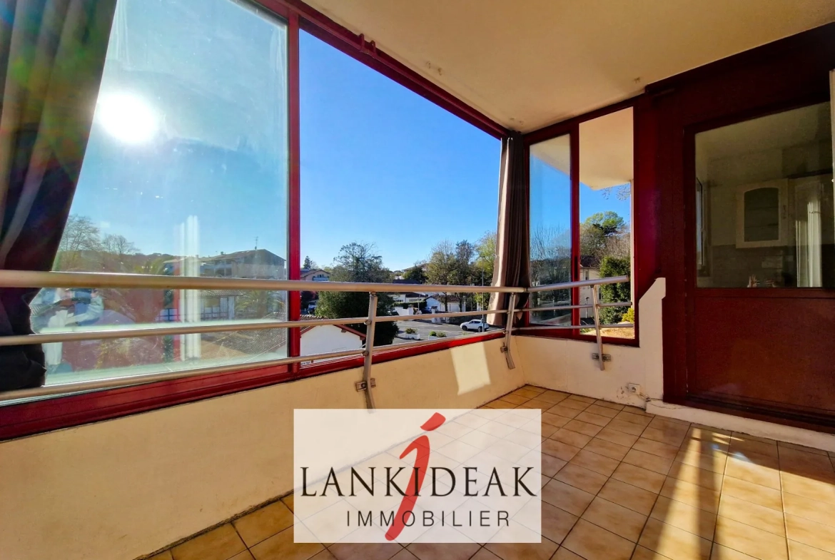 Appartement T2 de 49 m² avec terrasse et parking à Anglet 