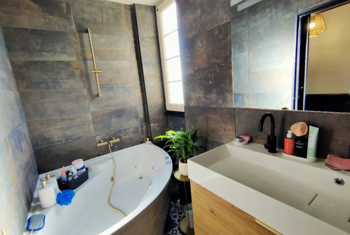 Belle maison en pierre rénovée de 190 m² avec dépendances à Saint-Augustin 