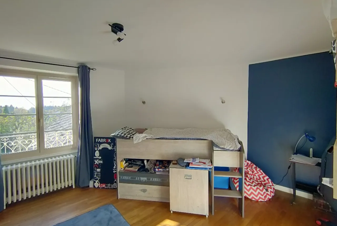 Belle maison en pierre rénovée de 190 m² avec dépendances à Saint-Augustin 