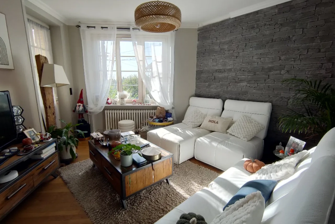 Belle maison en pierre rénovée de 190 m² avec dépendances à Saint-Augustin 