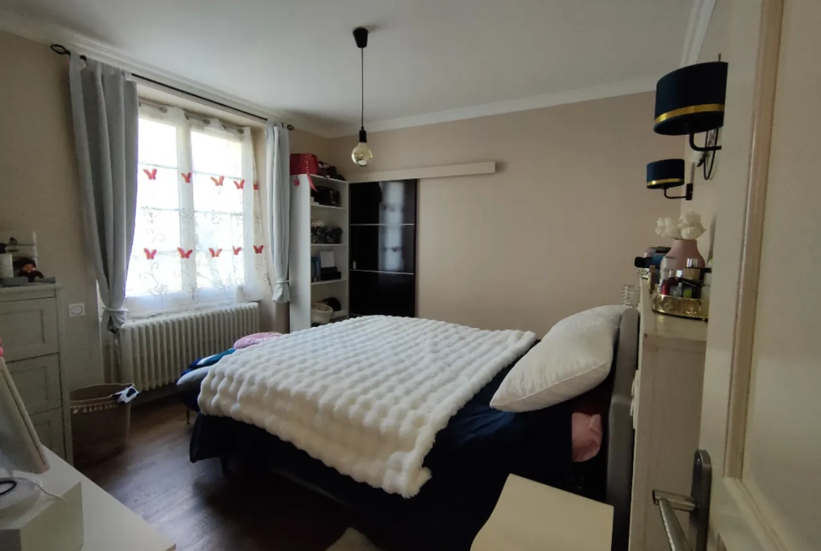 Belle maison en pierre rénovée de 190 m² avec dépendances à Saint-Augustin 