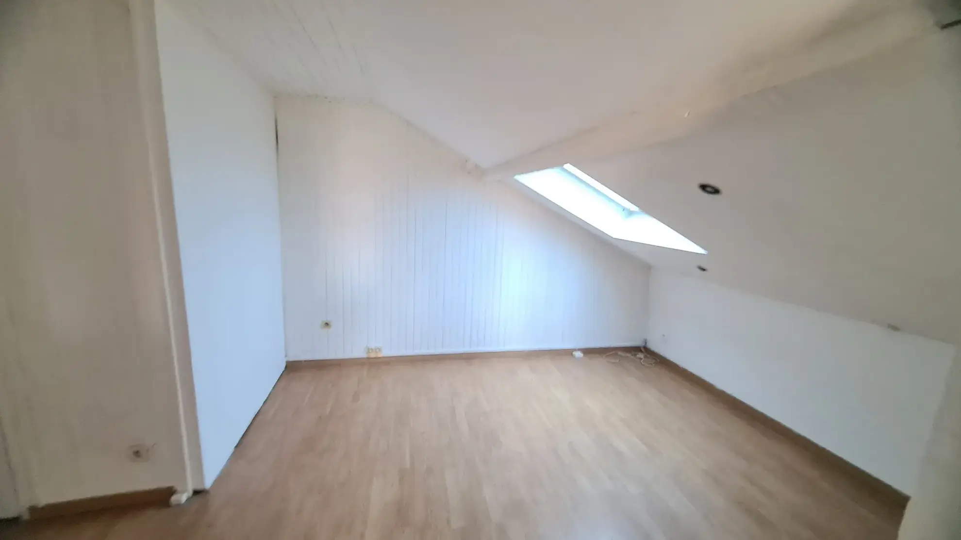 Studio à vendre à Wissous - 26 m² avec parking et terrasse 