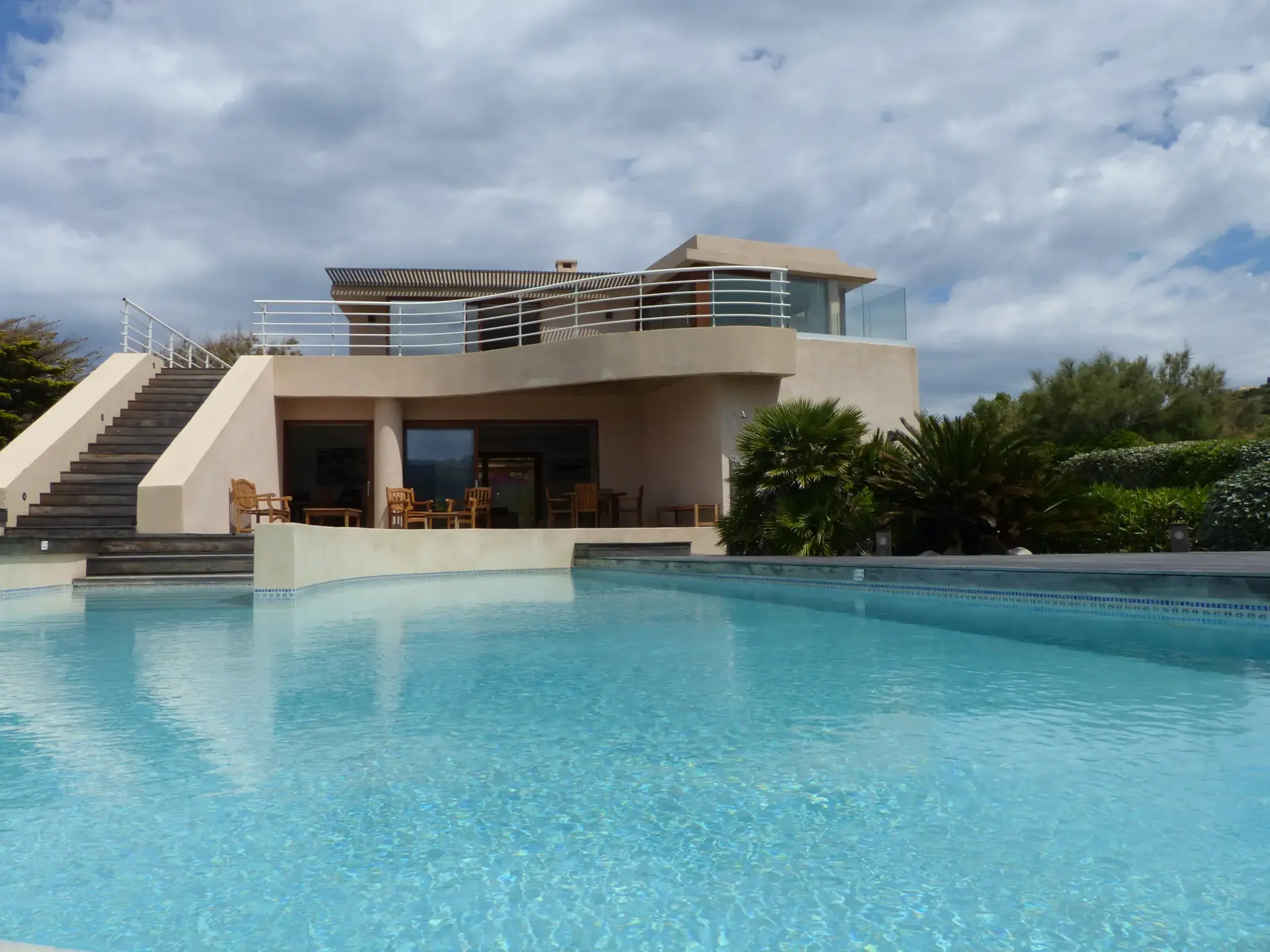 Villa de luxe avec piscine face mer entre Calvi et l'Île Rousse 