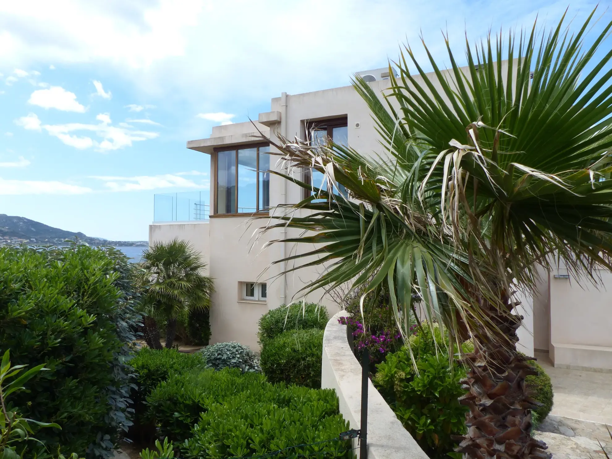 Villa de luxe avec piscine face mer entre Calvi et l'Île Rousse 