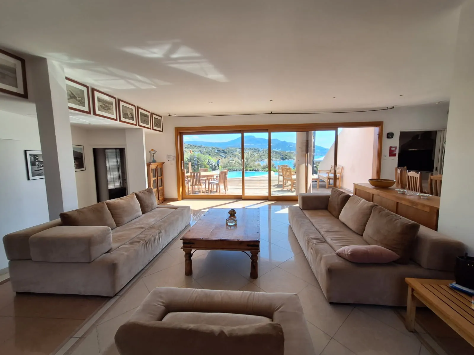 Villa de luxe avec piscine face mer entre Calvi et l'Île Rousse 