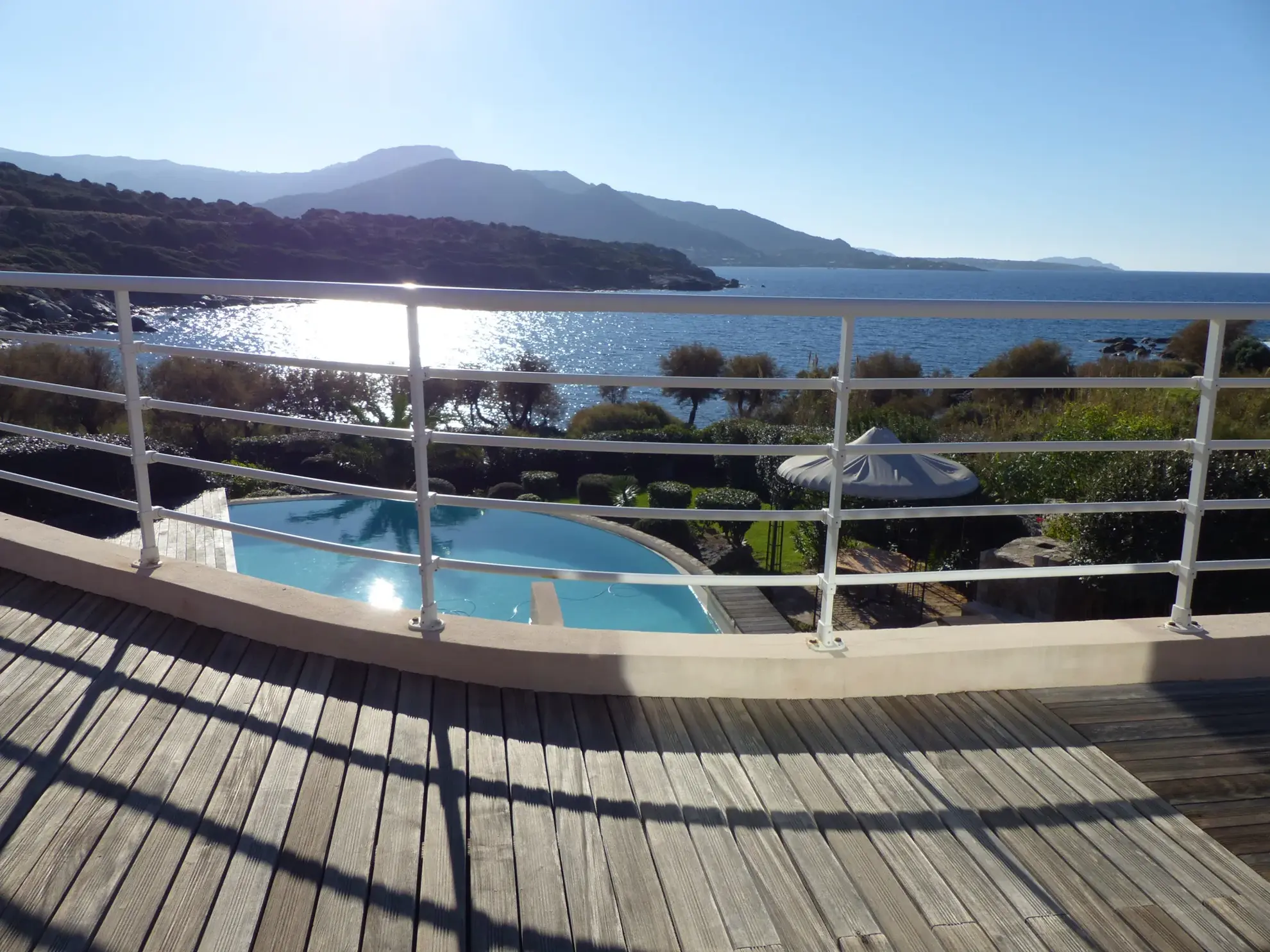 Villa de luxe avec piscine face mer entre Calvi et l'Île Rousse 