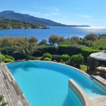 Villa de luxe avec piscine face mer entre Calvi et l'Île Rousse