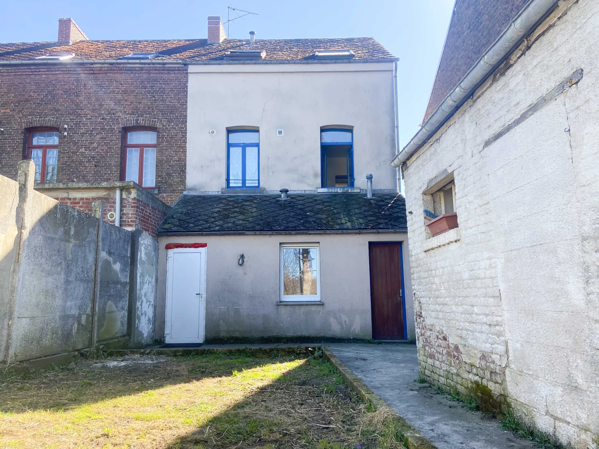 Immeuble de rapport à Jeumont, proche de la gare et des commodités 