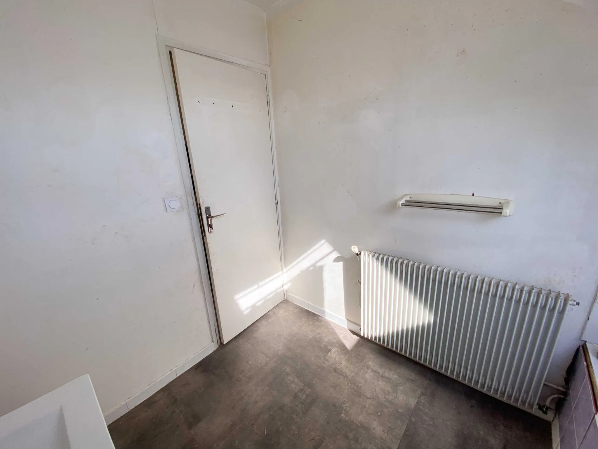 Immeuble de rapport à Jeumont, proche de la gare et des commodités 