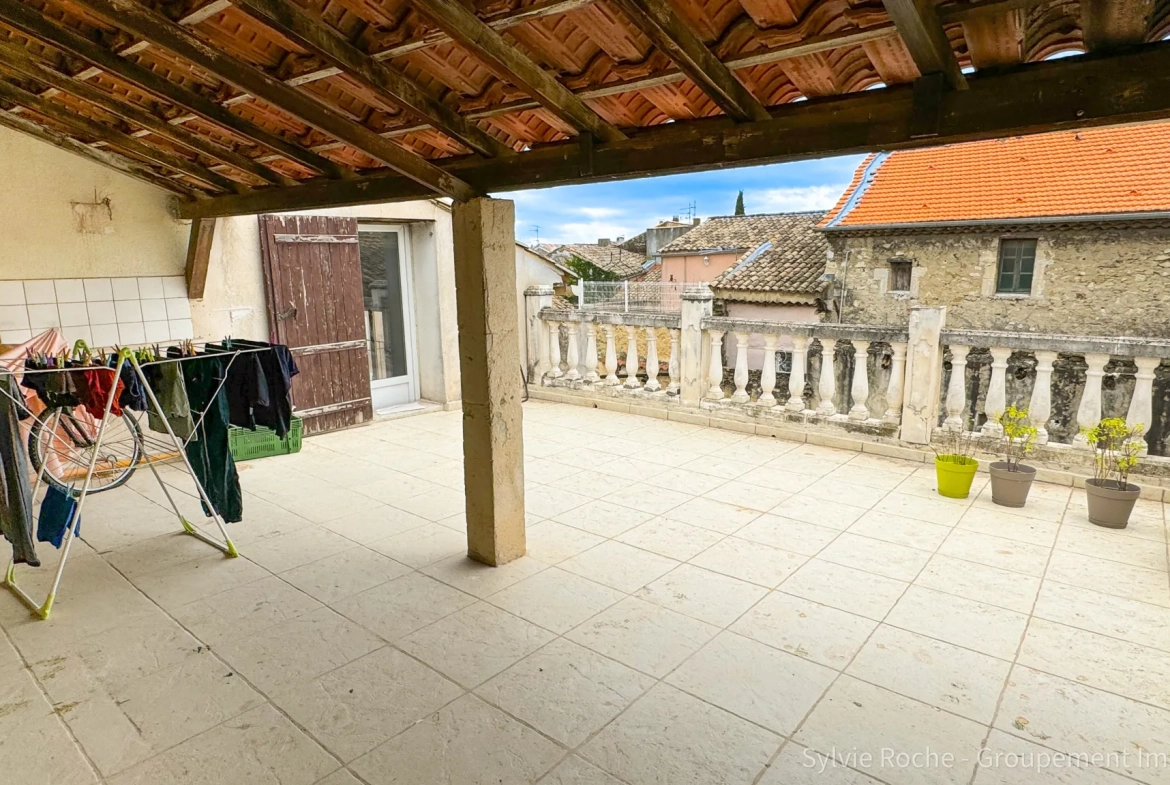 Appartement à vendre à Caderousse avec terrasse de 90 m2, proche d'Orange et Avignon 