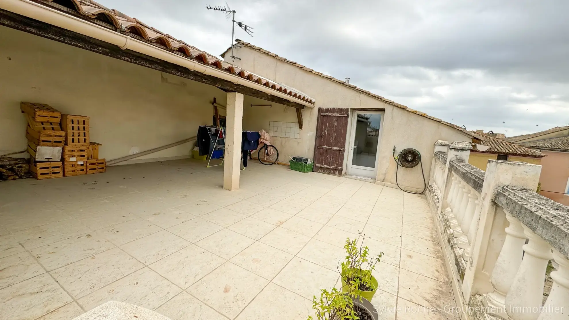 Appartement à vendre à Caderousse avec terrasse de 90 m2, proche d'Orange et Avignon 