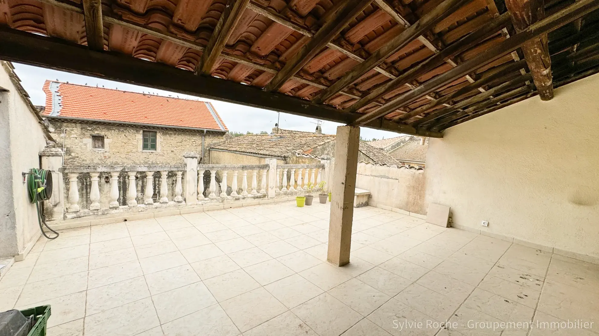 Appartement à vendre à Caderousse avec terrasse de 90 m2, proche d'Orange et Avignon 