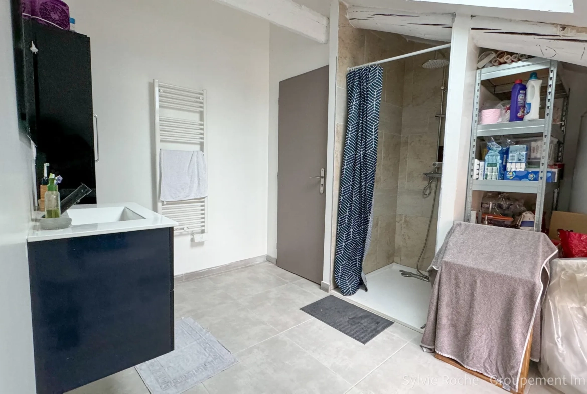 Appartement à vendre à Caderousse avec terrasse de 90 m2, proche d'Orange et Avignon 