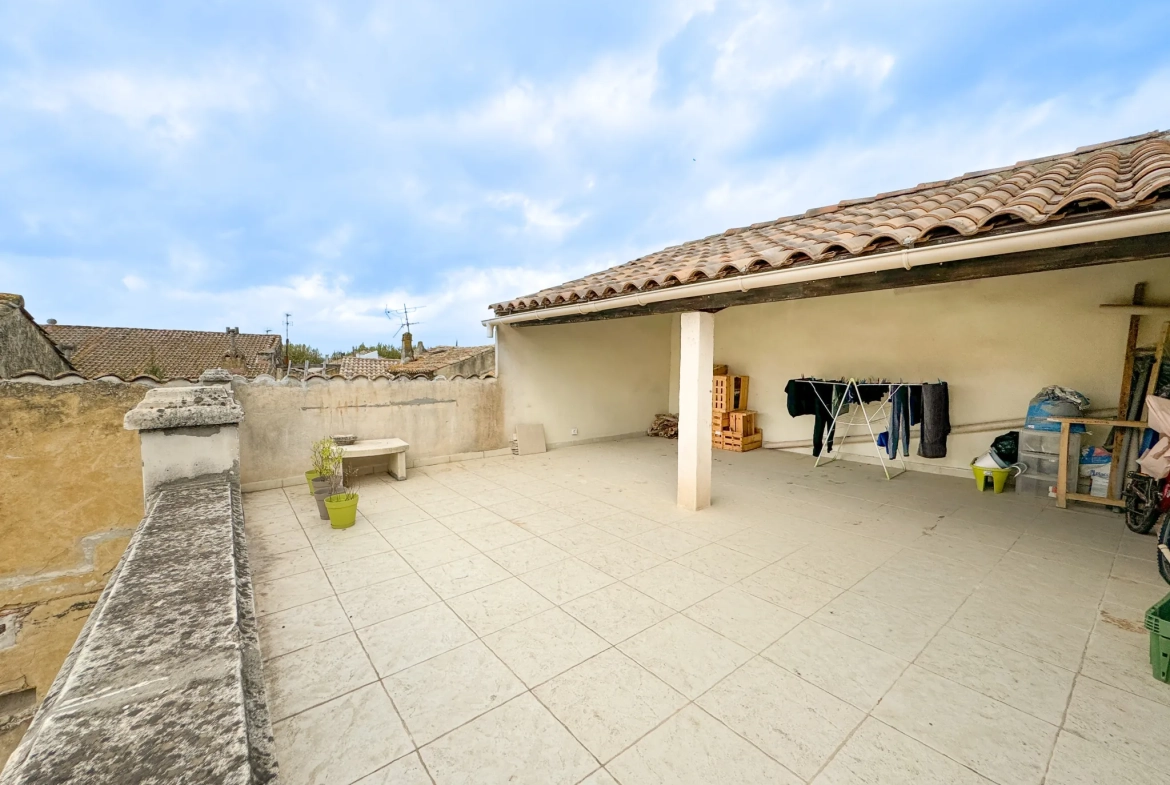 Appartement à vendre à Caderousse avec terrasse de 90 m2, proche d'Orange et Avignon 
