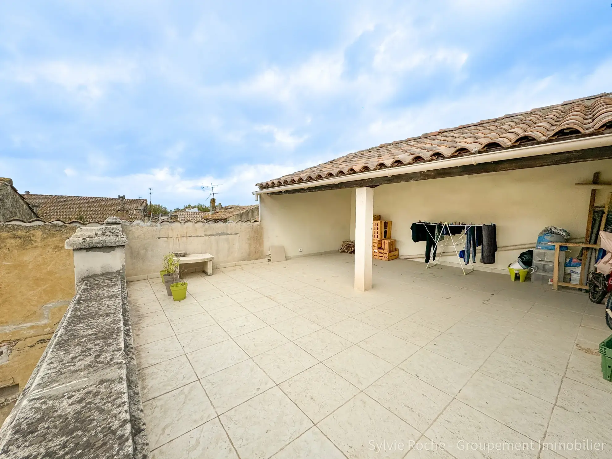 Appartement à vendre à Caderousse avec terrasse de 90 m2, proche d'Orange et Avignon 