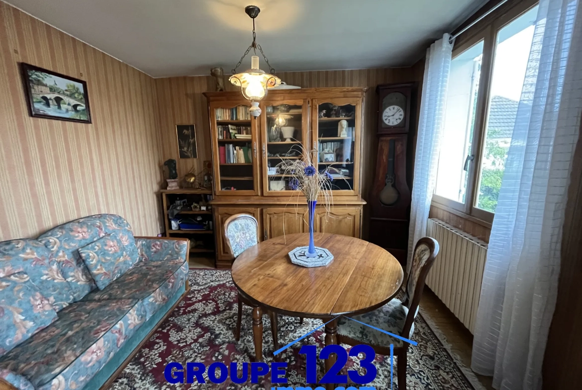 À vendre à Auxerre : pavillon avec sous-sol et terrain spacieux de 1009 m² 