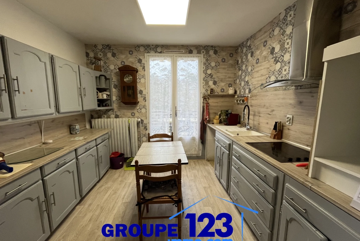 À vendre à Auxerre : pavillon avec sous-sol et terrain spacieux de 1009 m² 