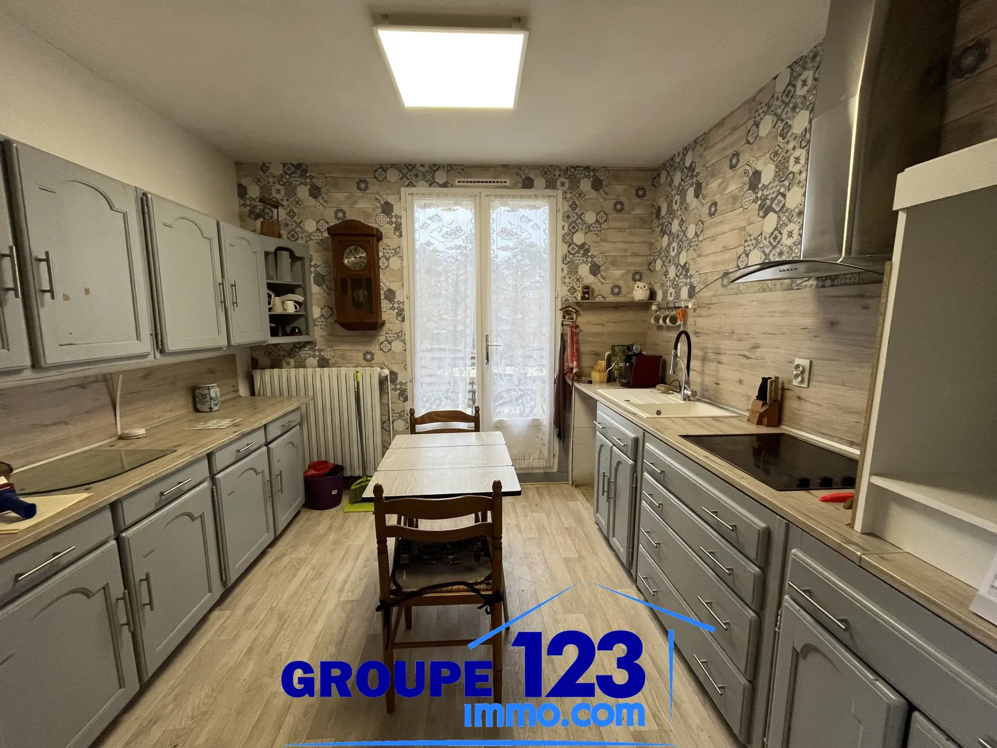 À vendre à Auxerre : pavillon avec sous-sol et terrain spacieux de 1009 m² 