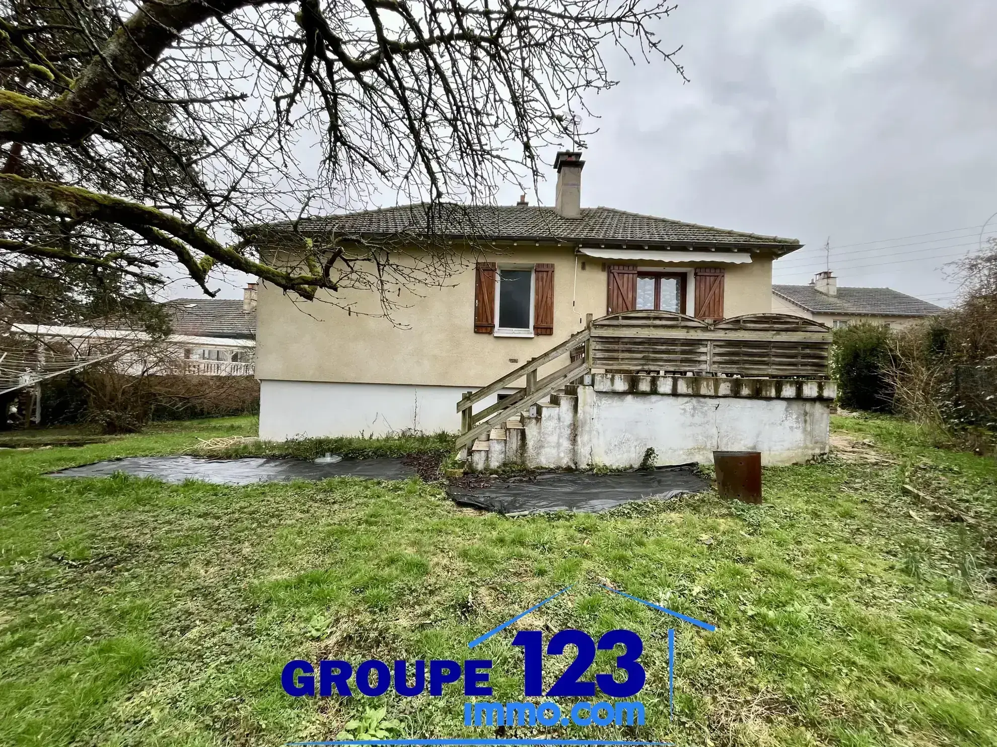 À vendre à Auxerre : pavillon avec sous-sol et terrain spacieux de 1009 m² 